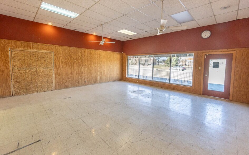 More Photos Of 1607-1609 University Ave, Lubbock Freestanding For Lease