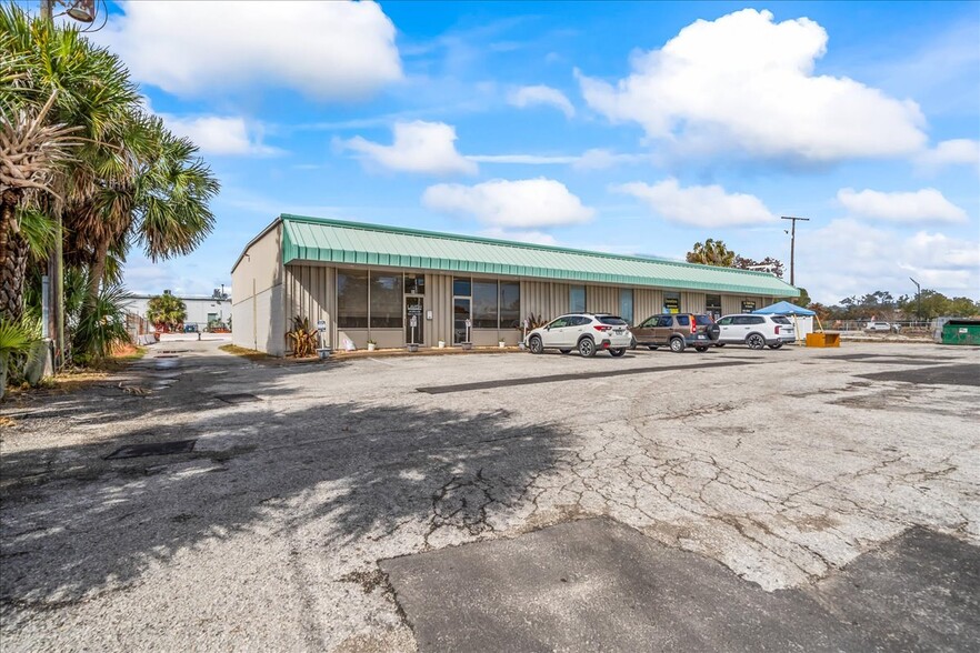 More Photos Of 95-99 S Plumosa St, Merritt Island General Retail For Sale