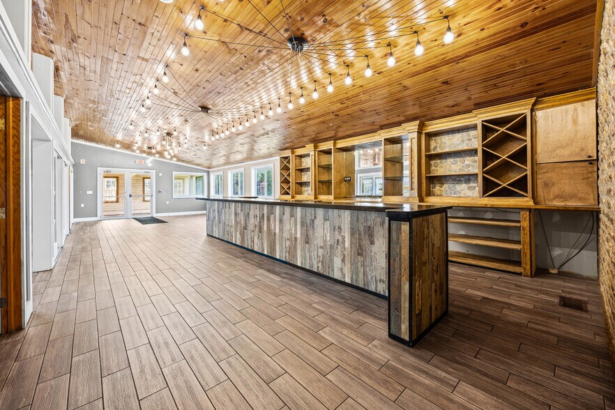 More Photos Of 3610 County Road 6, Geneva Restaurant For Sale