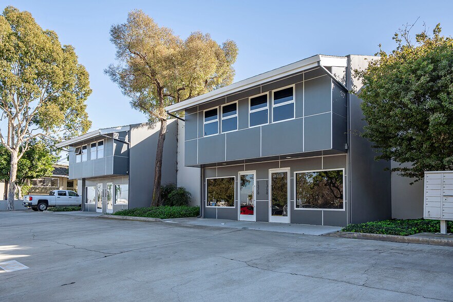 More Photos Of 2853 Gundry Ave, Signal Hill Warehouse For Sale