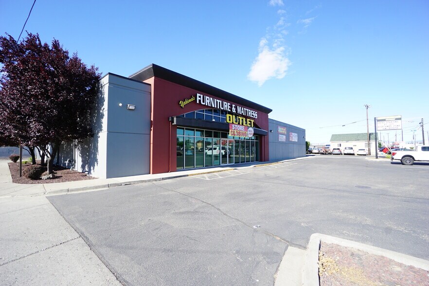 More Photos Of 802 E Nob Hill Blvd, Yakima Freestanding For Lease