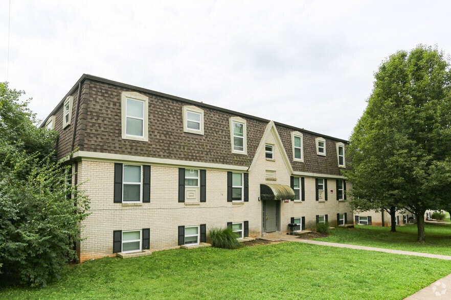 More Photos Of 1707-1724 Versailles Rd, Lexington Apartments For Sale