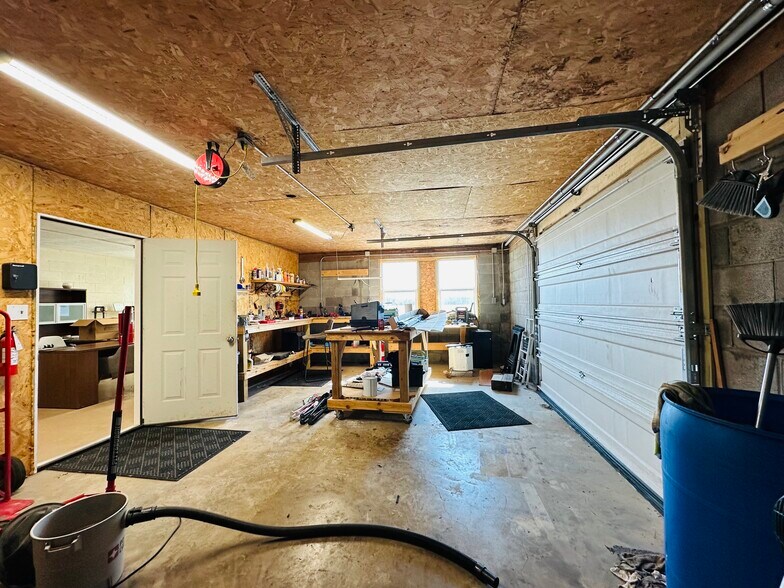 More Photos Of 2122 Walker Tanner Rd, Union City Auto Dealership For Sale