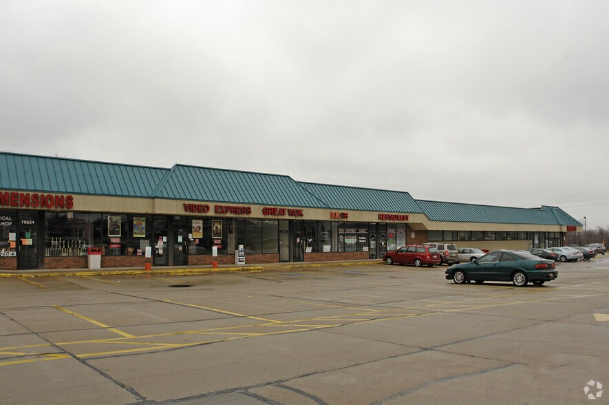 More Photos Of 19600-19654 W 130th St, Strongsville General Retail For Lease