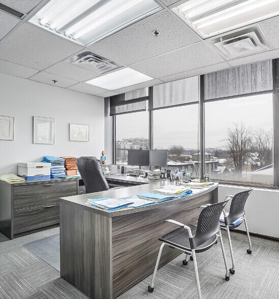 More Photos Of 400 Boul Curé-Labelle, Laval Loft Creative Space For Sale