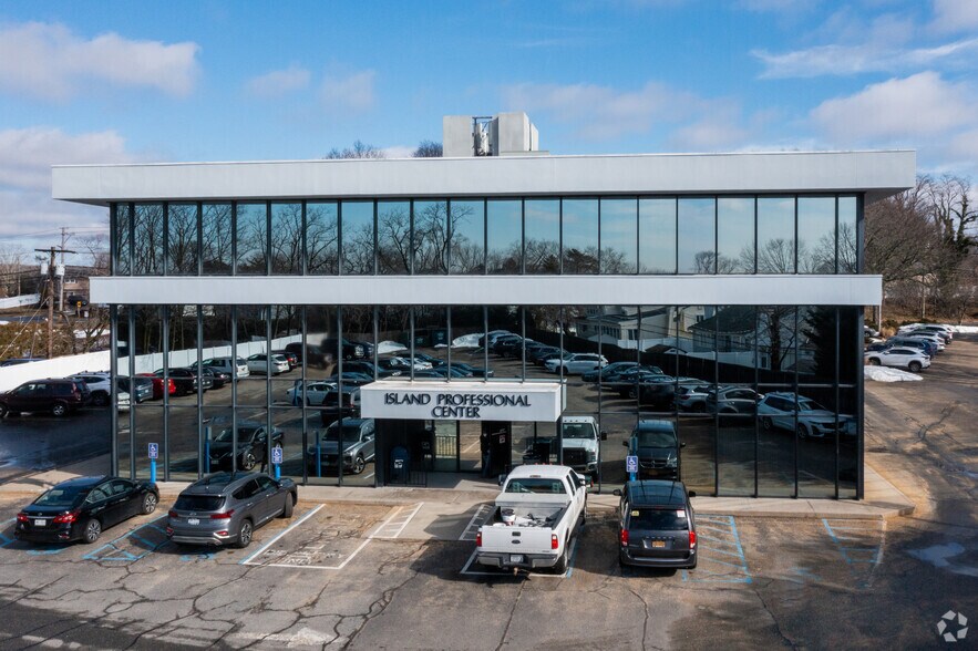 More Photos Of 100 Manetto Hill Rd, Plainview Medical For Sale