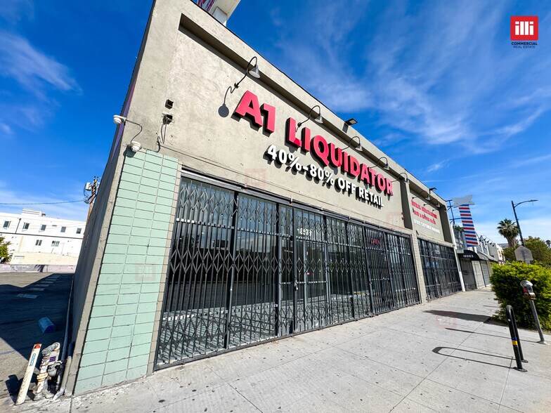 More Photos Of 18567-18573 Sherman Way, Reseda Storefront Retail Office For Lease