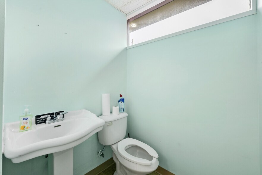 More Photos Of 2054 Park St, Jacksonville Medical For Lease