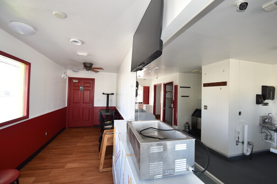 More Photos Of 4 Center Ave W, Dilworth Restaurant For Sale