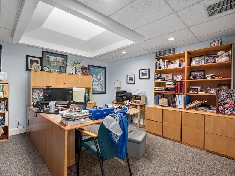 More Photos Of 337 N Main St, Hendersonville Office For Sale