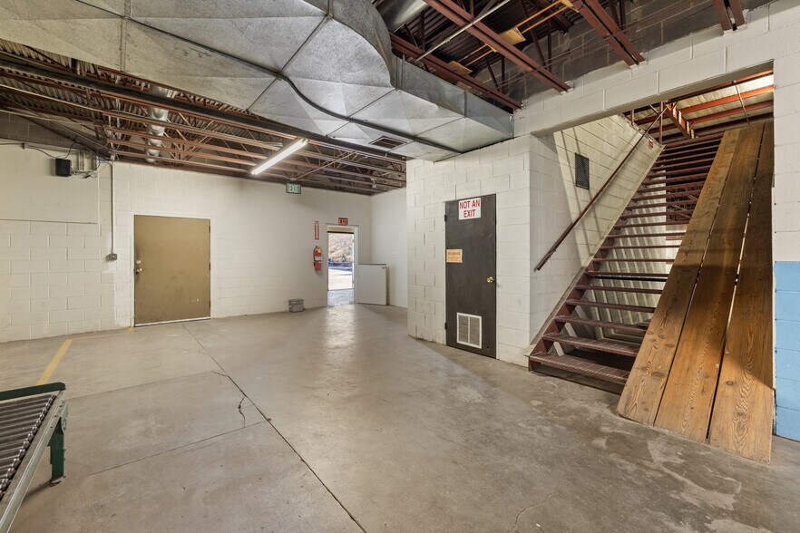 More Photos Of 888 Antler Dr, Casper Warehouse For Sale