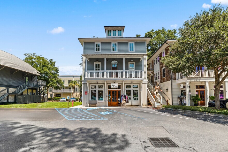 More Photos Of 8 State of Mind St, Bluffton Loft Creative Space For Sale