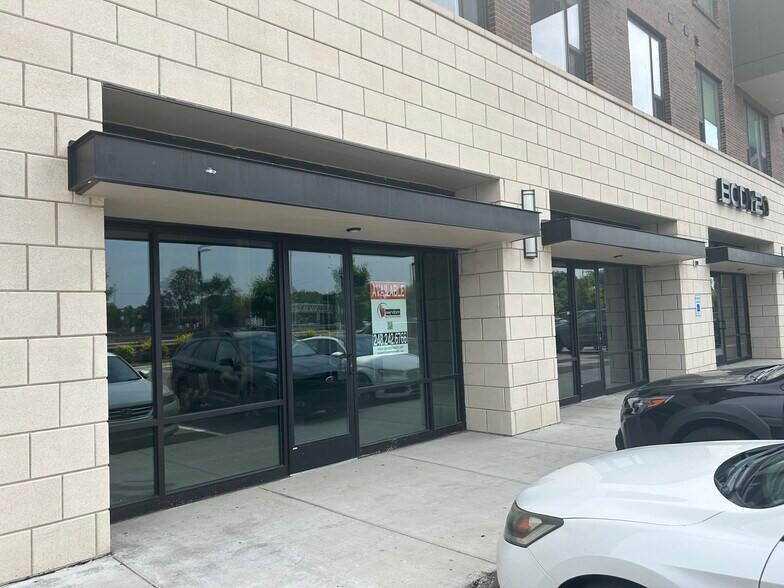 More Photos Of 25090 Woodward Ave, Royal Oak Apartments For Lease