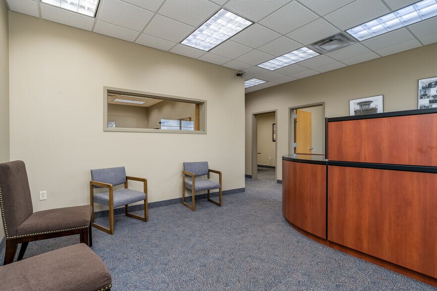 More Photos Of 120 Augusta Ct N, Mankato General Retail For Sale
