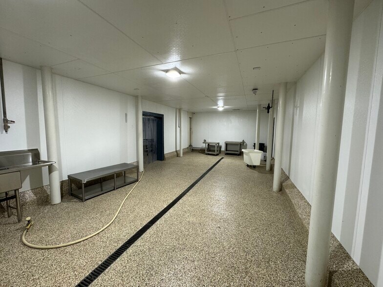 More Photos Of 204 Loranne Ave, Pomona Warehouse For Sale