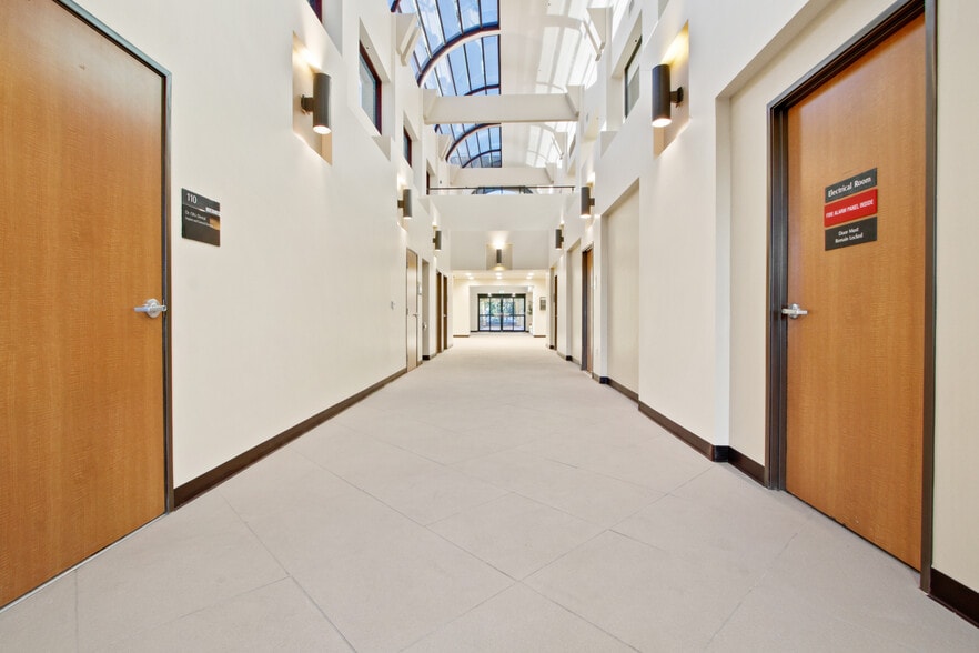 More Photos Of 62 Corporate Park, Irvine Medical For Lease