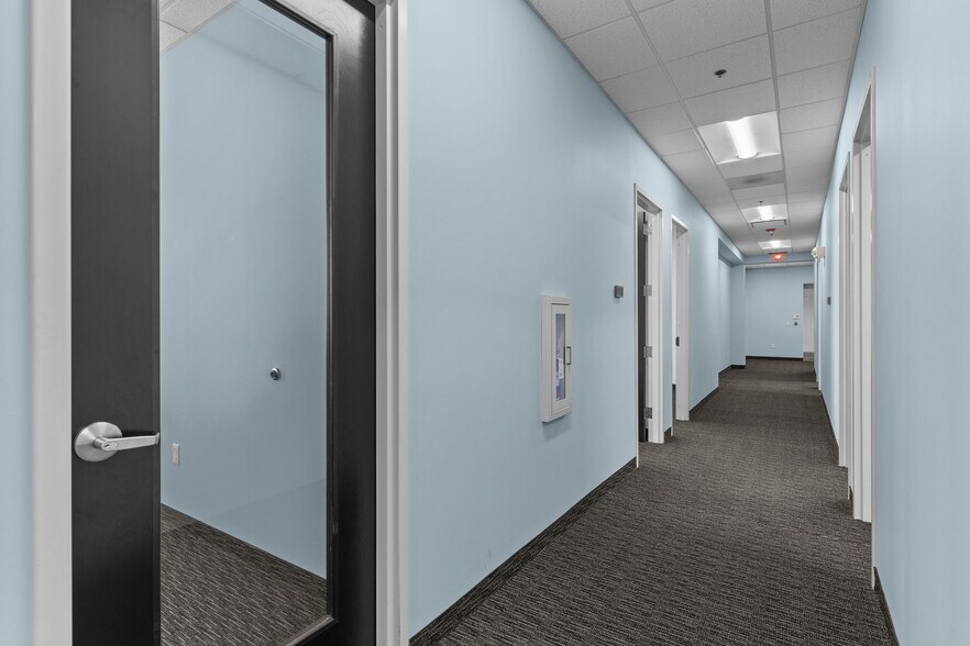 More Photos Of 6740 Rock Spring Rd, Wilmington Office For Lease