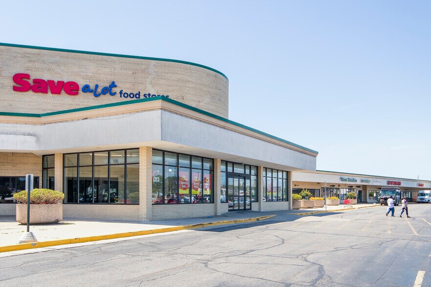 More Photos Of 3701 Durand Ave, Racine Freestanding For Lease