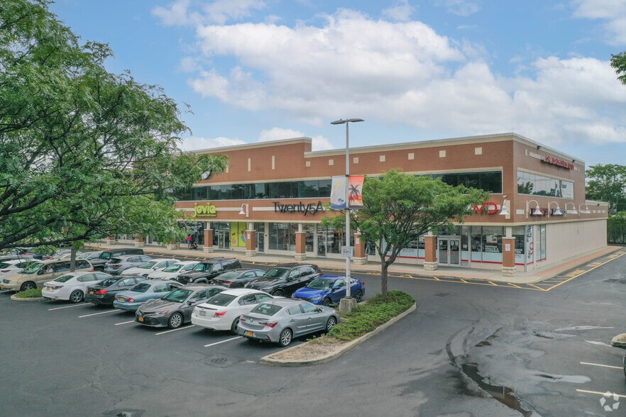 More Photos Of 6500-6566 Jericho Turnpike, Commack Unknown For Lease