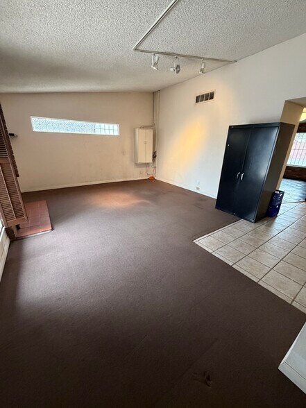 More Photos Of 5257 S Eastern Ave, Las Vegas Office For Sale