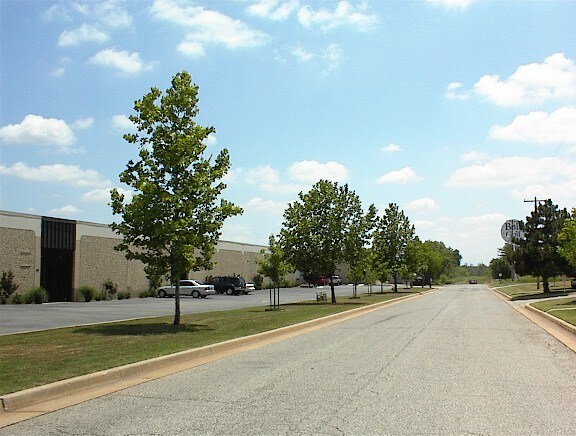 More Photos Of 210 W Wilshire Blvd, Oklahoma City Unknown For Lease