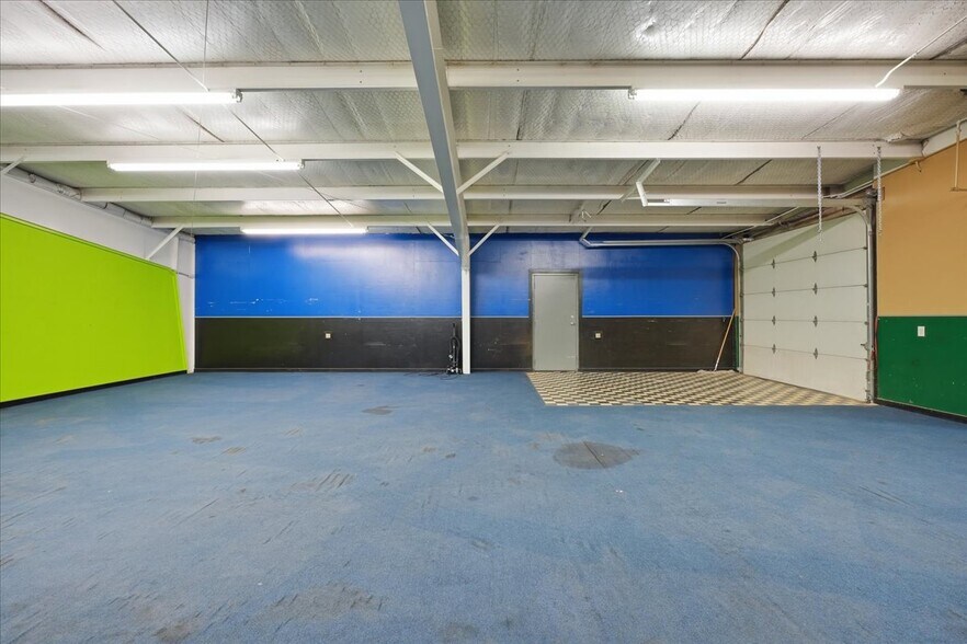 More Photos Of 3118 E Slaton Hwy, Lubbock Showroom For Sale