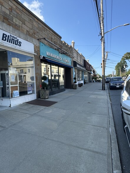 Primary Photo Of 587-621 E Boston Post Rd, Mamaroneck Storefront For Lease