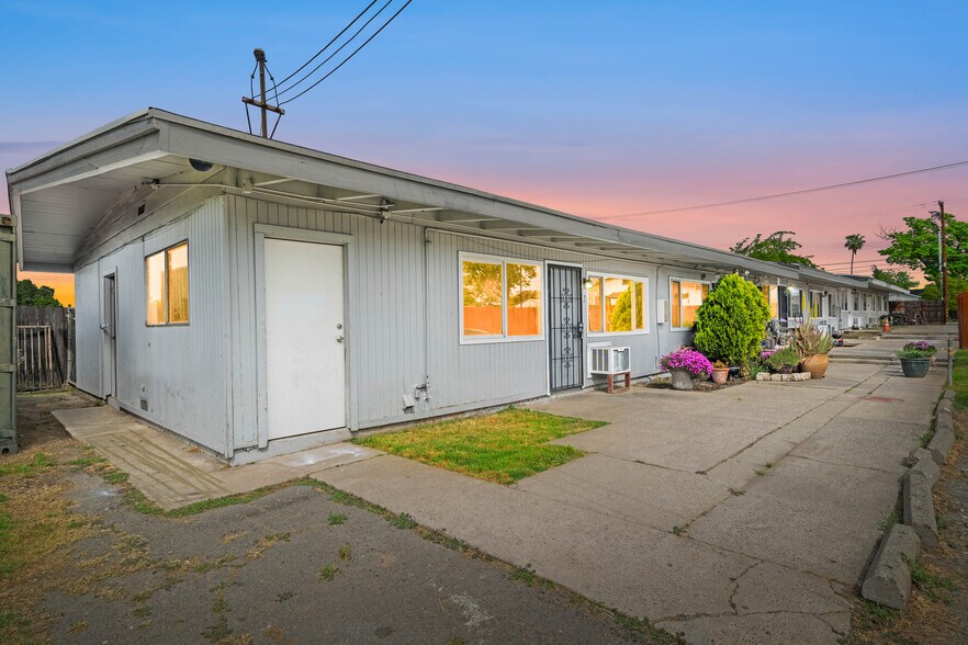 Primary Photo Of 2605 Albatross Way, Sacramento Apartments For Sale