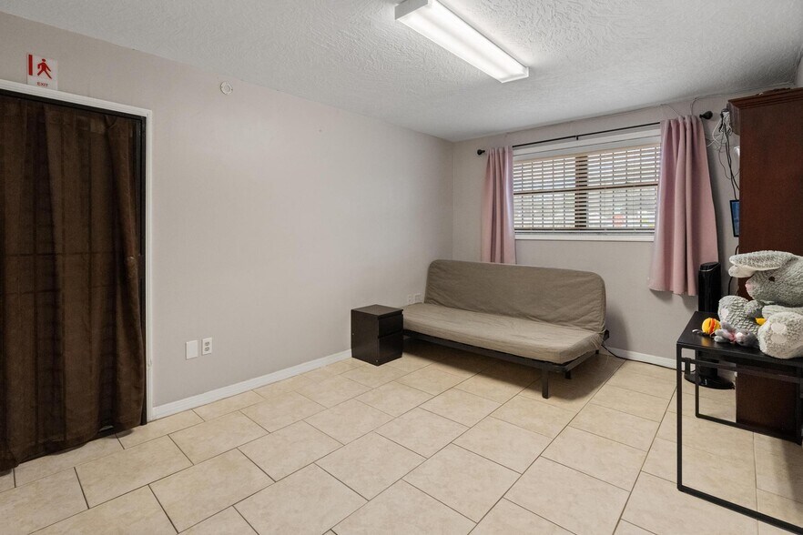 More Photos Of 4900 N 33rd Ave, Saint Petersburg Medical For Sale