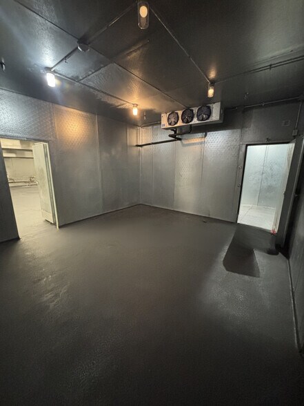 More Photos Of 7142 Lineweaver Rd, Warrenton Light Manufacturing For Lease