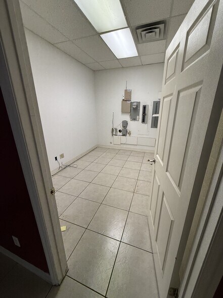 More Photos Of 3568 W 4800 S, Roy Office For Lease