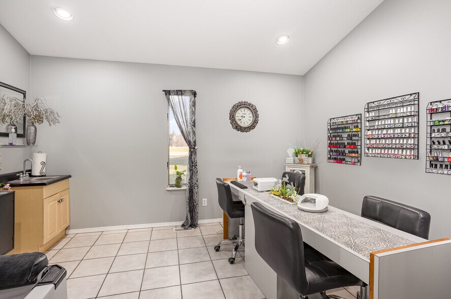 More Photos Of 3266 Fashion Square Blvd, Saginaw Freestanding For Sale