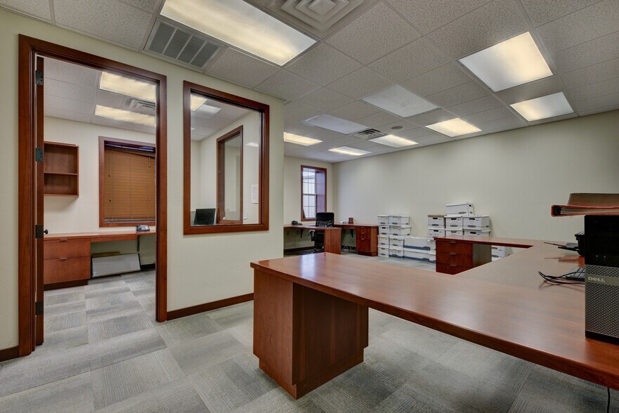 More Photos Of 5107 Monaco Cir, San Antonio Office For Sale