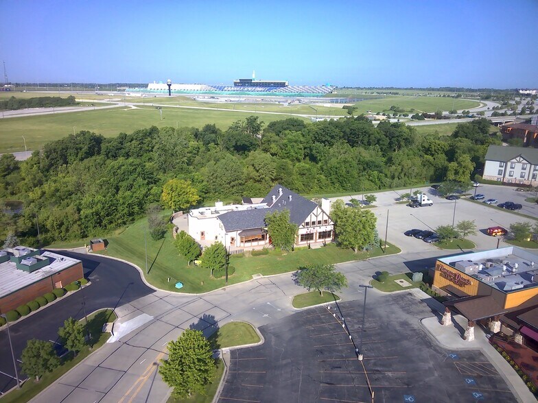 More Photos Of 1340 Village West Pky, Kansas City Restaurant For Lease