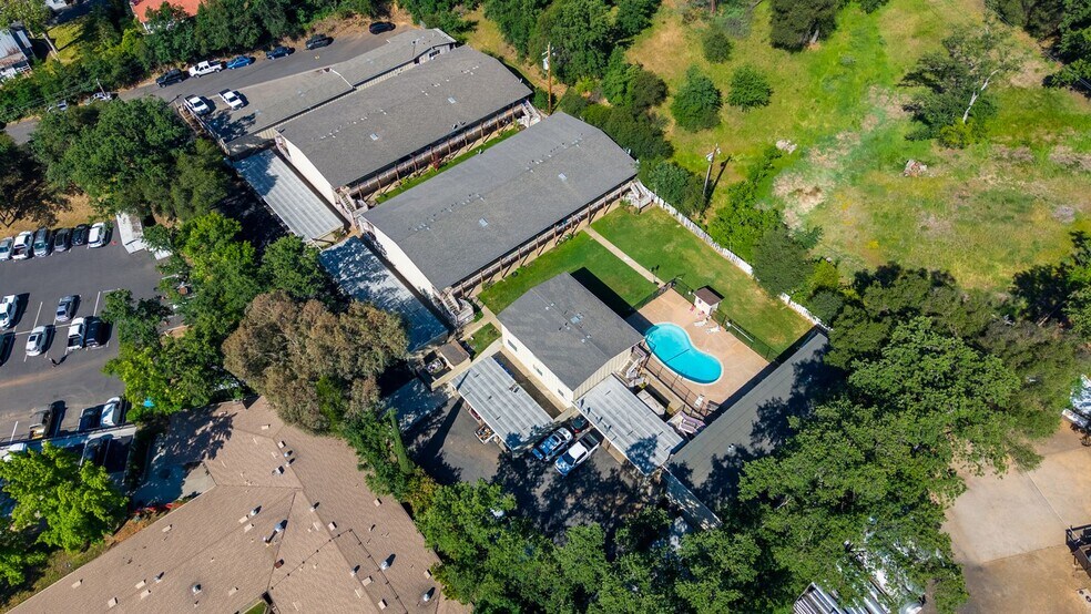 More Photos Of 311 Fairview Ln, Sonora Apartments For Sale