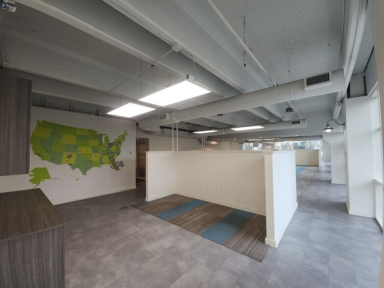 More Photos Of 320 1st St N, Jacksonville Beach Office Residential For Sale