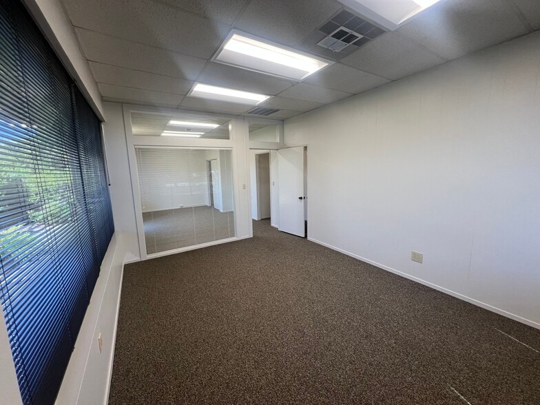 More Photos Of 117-121 Paul Dr, San Rafael Medical For Lease