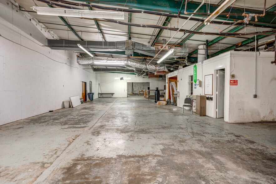 More Photos Of 1725 Davis St, Rocky Mount Warehouse For Lease