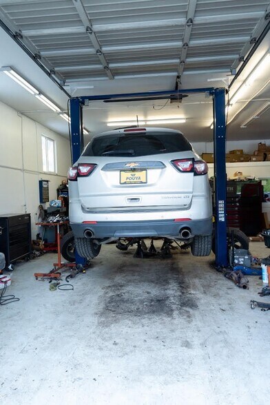 More Photos Of 785 E 3rd St, Lafayette Auto Dealership For Lease