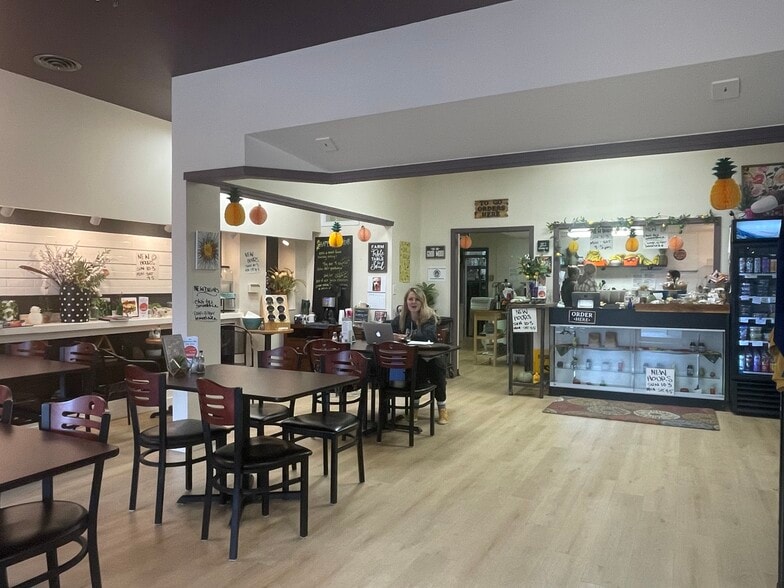 More Photos Of 619 Commercial Ave, Anacortes Storefront Retail Office For Sale