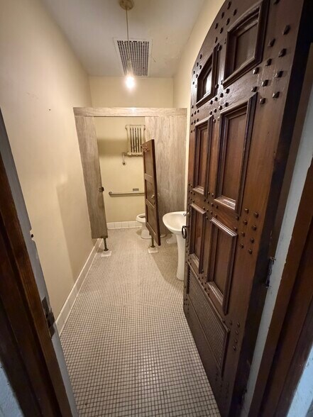 More Photos Of 113 N Clinton Ave, Rochester Apartments For Sale