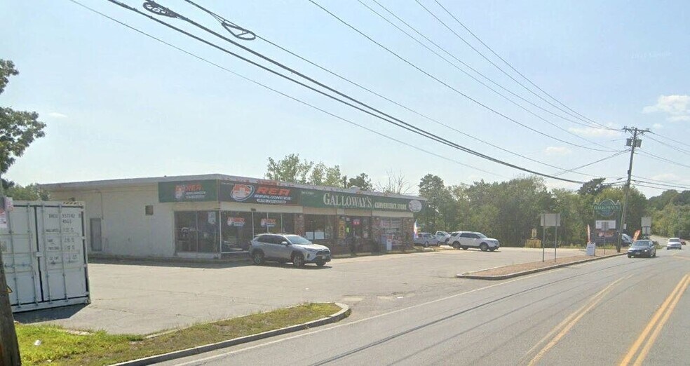 More Photos Of 176 Pelham St, Methuen Storefront For Lease