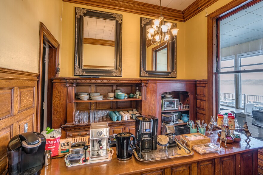 More Photos Of 539 Broadway, Tacoma General Retail For Lease