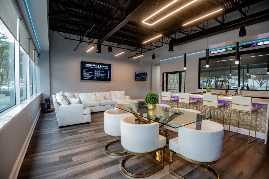 More Photos Of 4100 Lafayette Center Dr, Chantilly Industrial For Sale