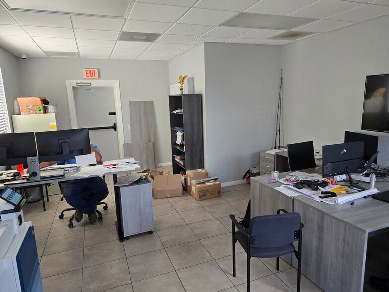 More Photos Of 5605 2nd St W, Lehigh Acres Warehouse For Sale