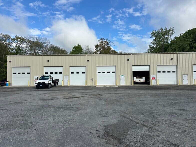 More Photos Of 141 Ward Ave, Moosup Industrial For Lease