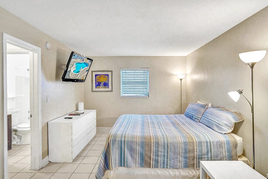 More Photos Of 3226 NE 12th St, Pompano Beach Apartments For Sale