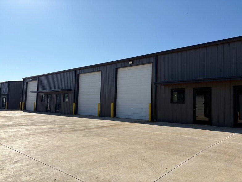 More Photos Of 6751 N FM 157, Venus Warehouse For Lease