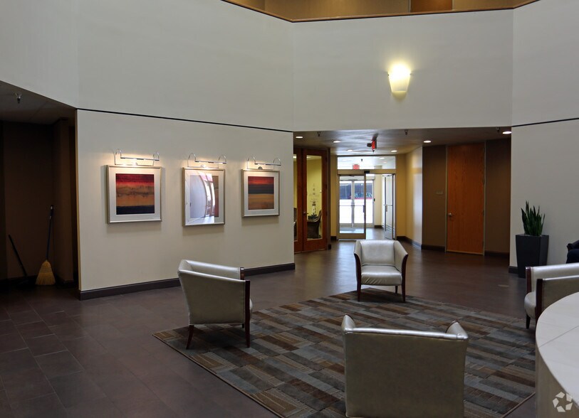 More Photos Of 1068 Cresthaven Rd, Memphis Medical For Lease