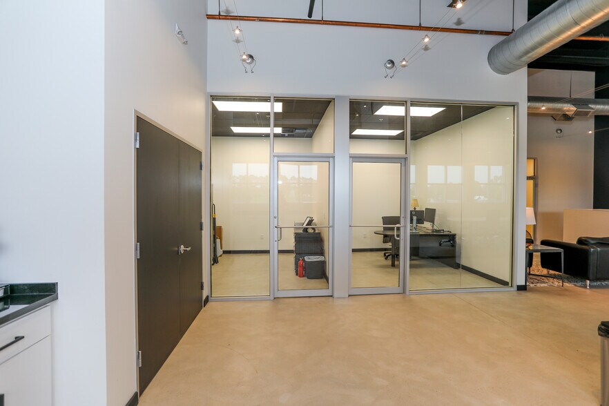 More Photos Of 525 Woodland Square Blvd, Conroe Coworking Space